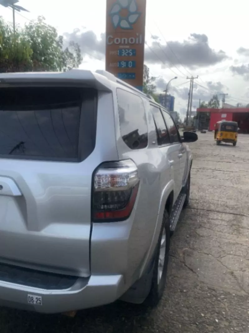 Toyota 4Runner   - 2015