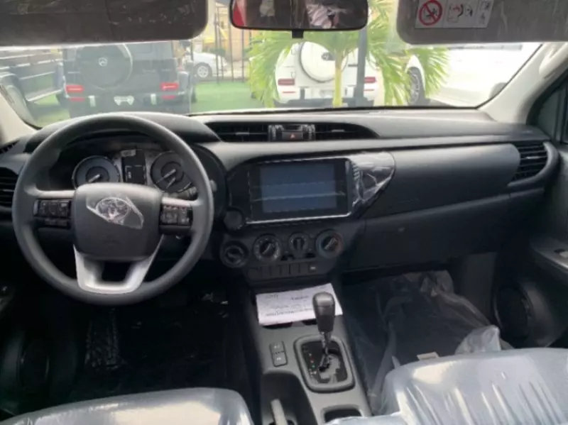 Toyota Hilux   - 2025