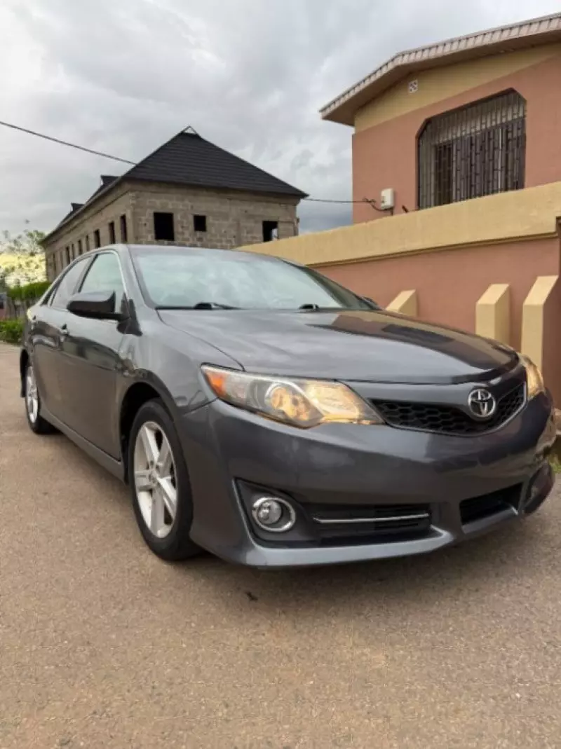TOYOTA Camry   - 2012