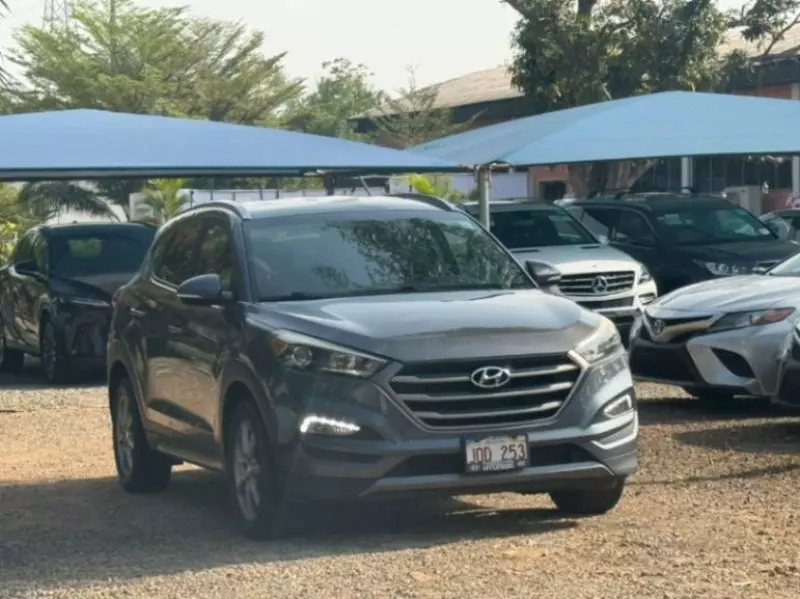 Hyundai Tucson   - 2016