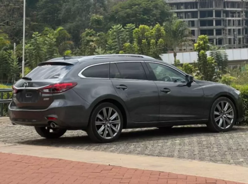 Mazda Atenza    - 2018