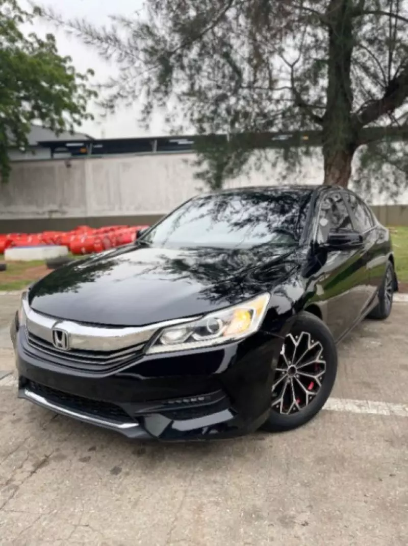 Honda Accord   - 2017