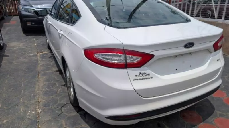 Ford Fusion - 2014