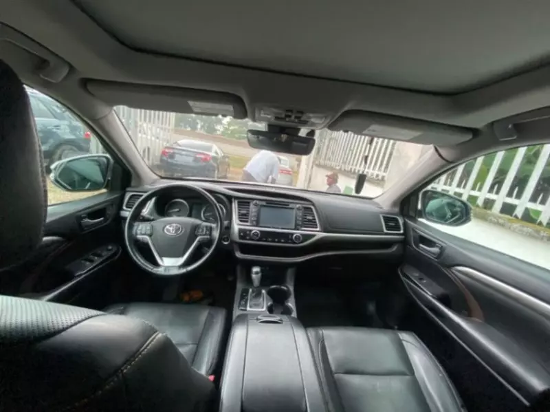 TOYOTA Highlander   - 2018