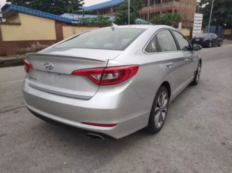 Hyundai Sonata   - 2016