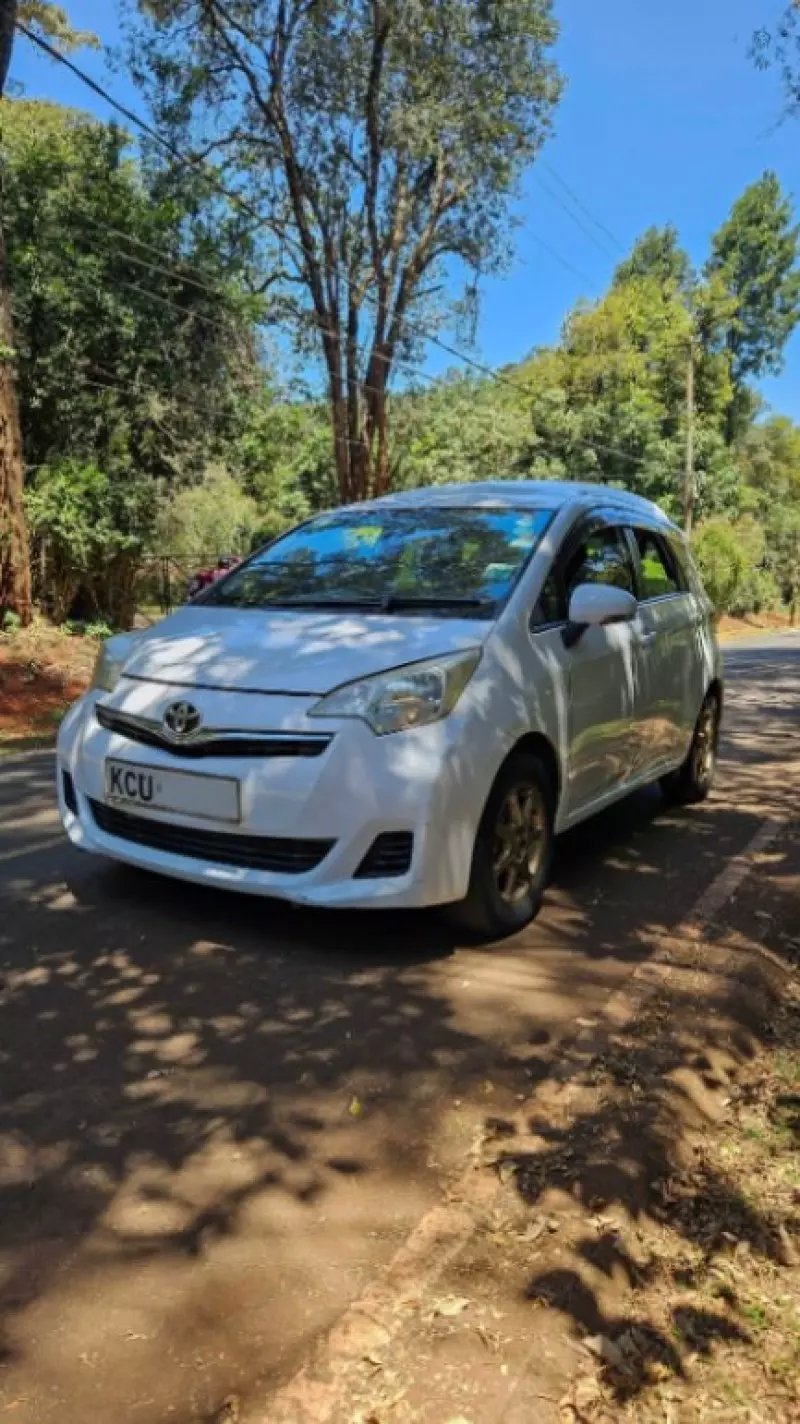 TOYOTA Ractis - 2013