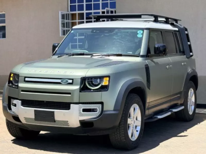 Land Rover Defender   - 2021