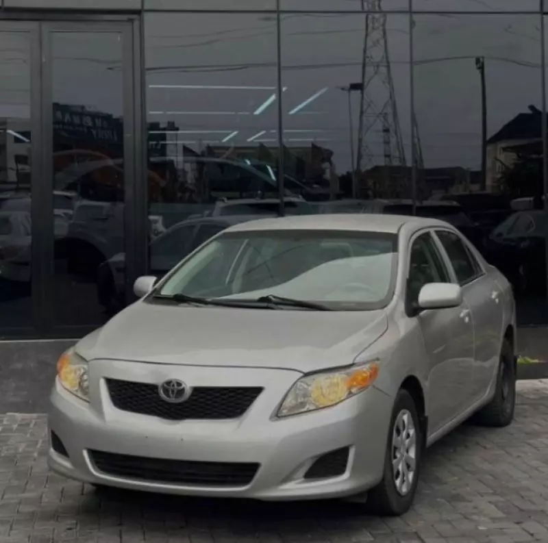 Toyota Corolla   - 2009