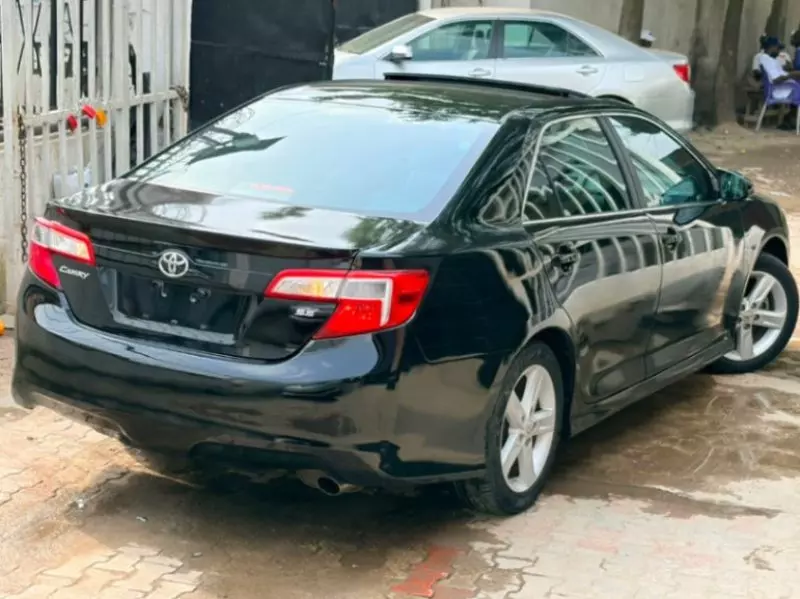 TOYOTA Camry   - 2013