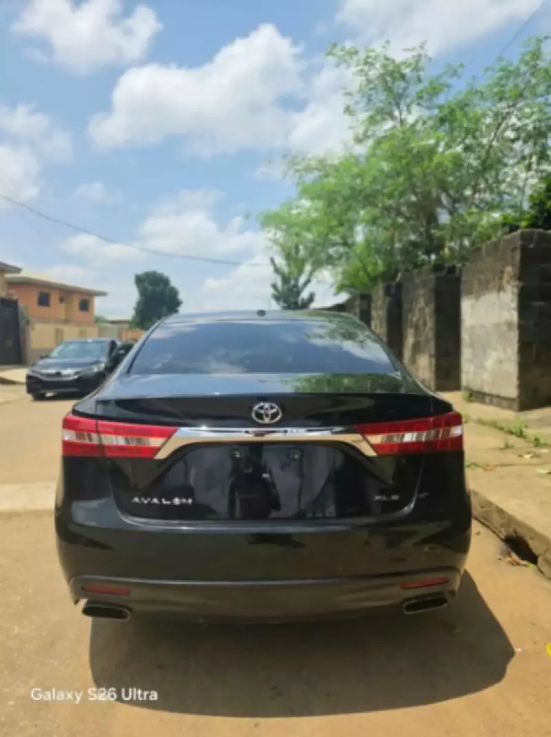 TOYOTA Avalon - 2015