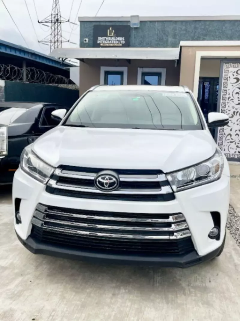 TOYOTA Highlander   - 2016