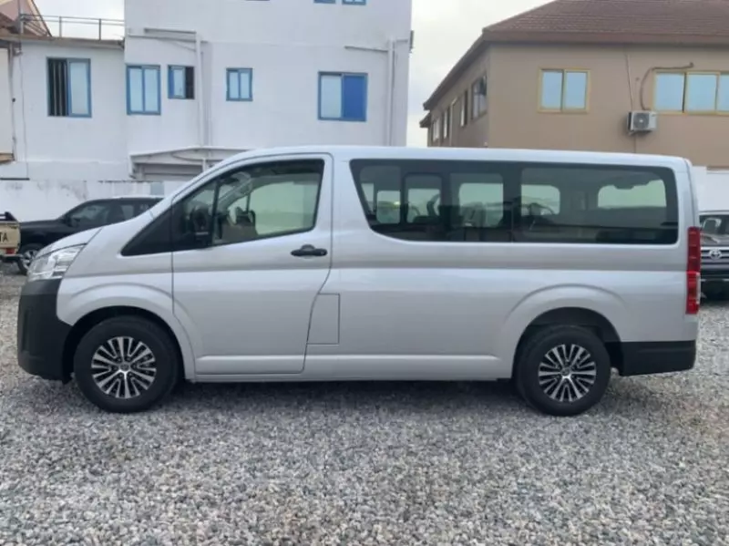 Toyota Hiace   - 2025