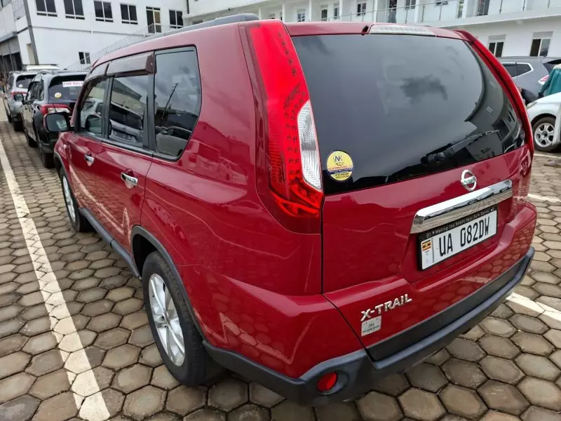Nissan X-TRAIL   - 2012