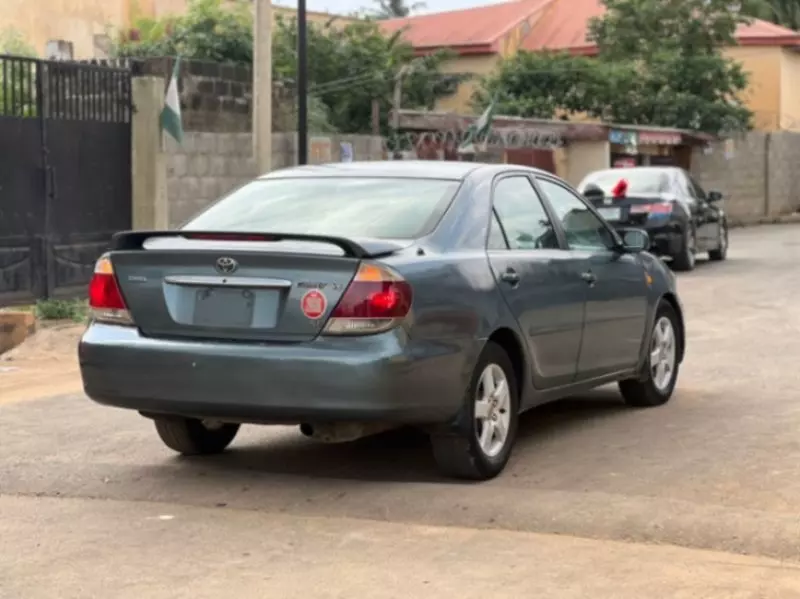 Toyota Camry   - 2002