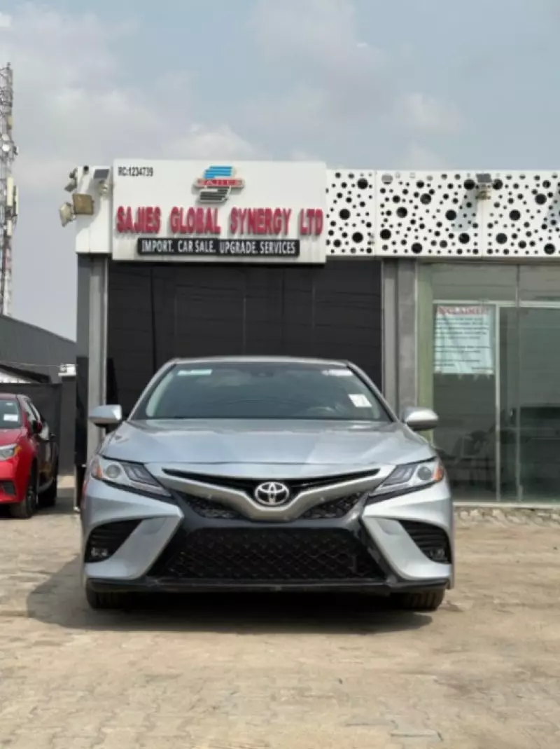 Toyota Camry   - 2019