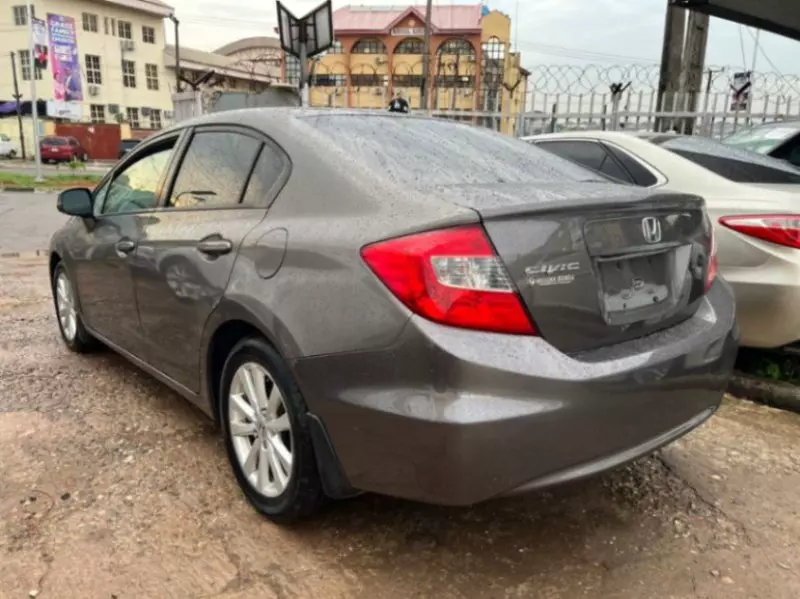 Honda Civic   - 2012