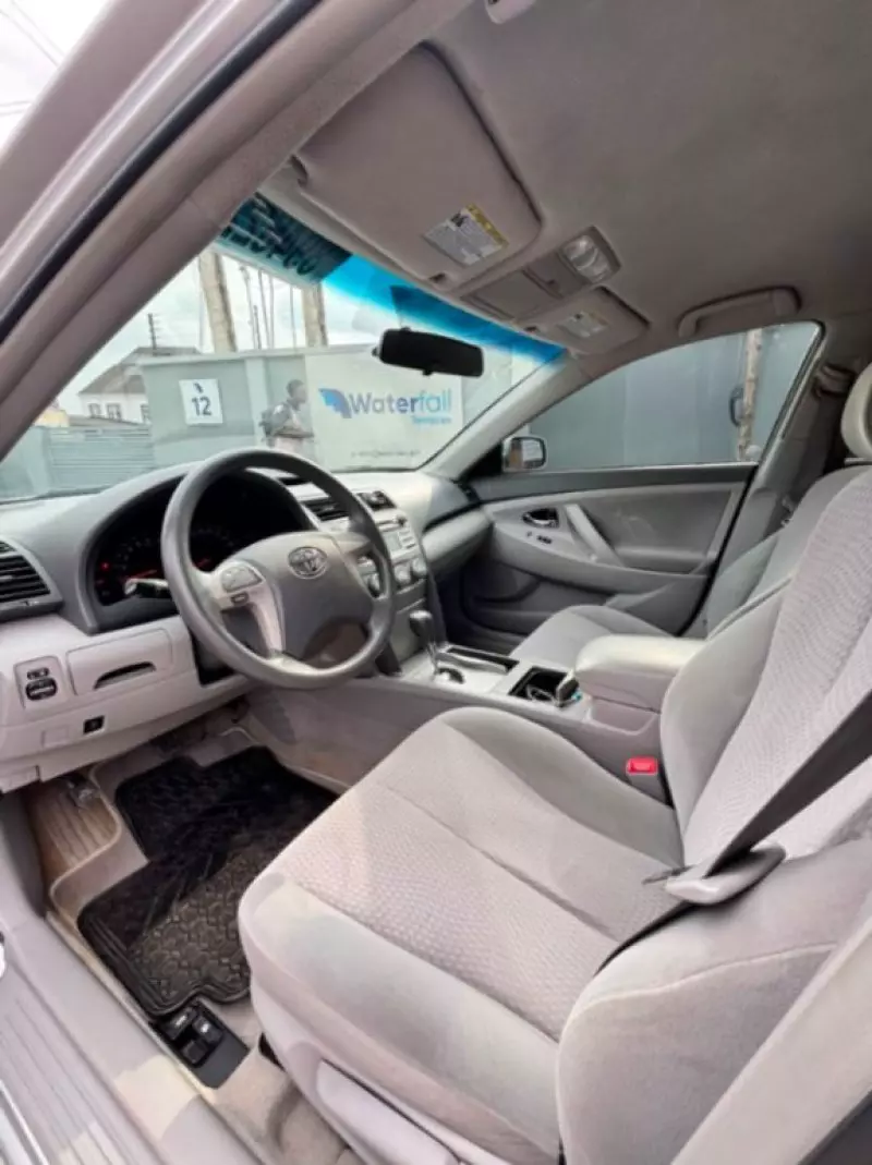 TOYOTA Camry - 2011