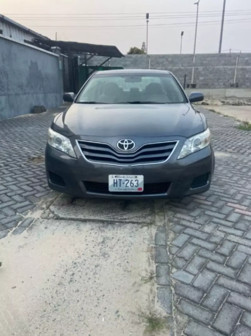 Toyota Camry   - 2011