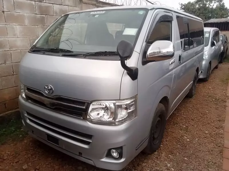 Toyota Hiace   - 2015