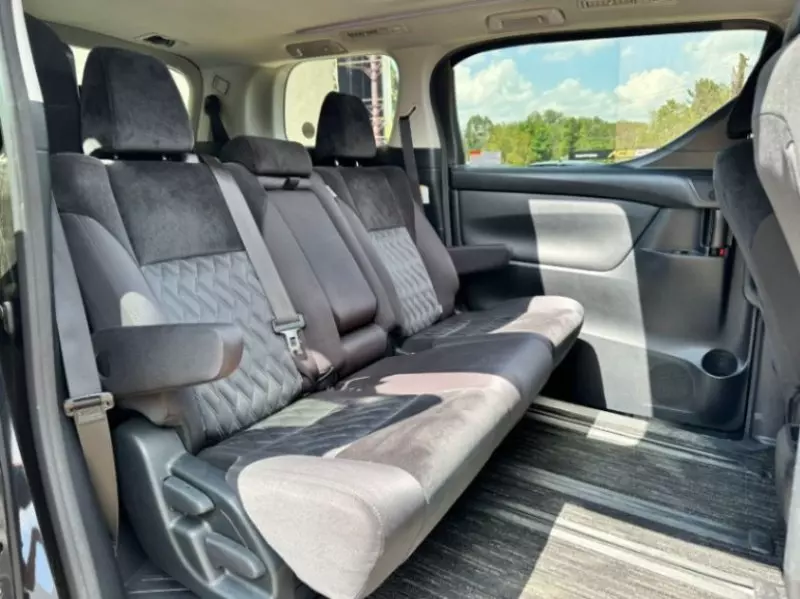 Toyota Vellfire    - 2019