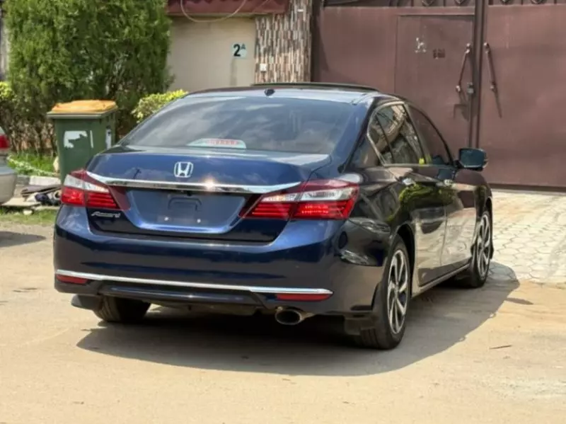 Honda Accord   - 2016