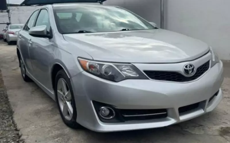 Toyota Camry   - 2012