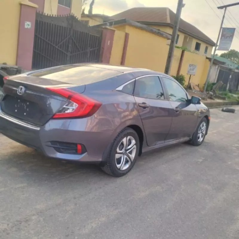 Honda Civic   - 2016