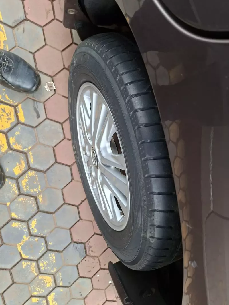 Toyota Noah   - 2016