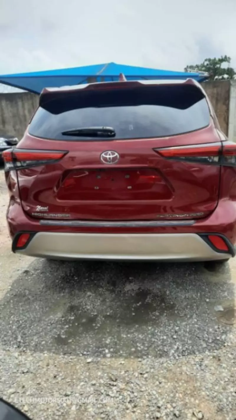 Toyota Highlander   - 2021