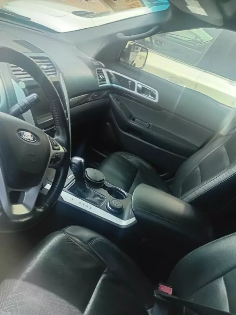 Ford Explorer XLT 3.5L   - 2014