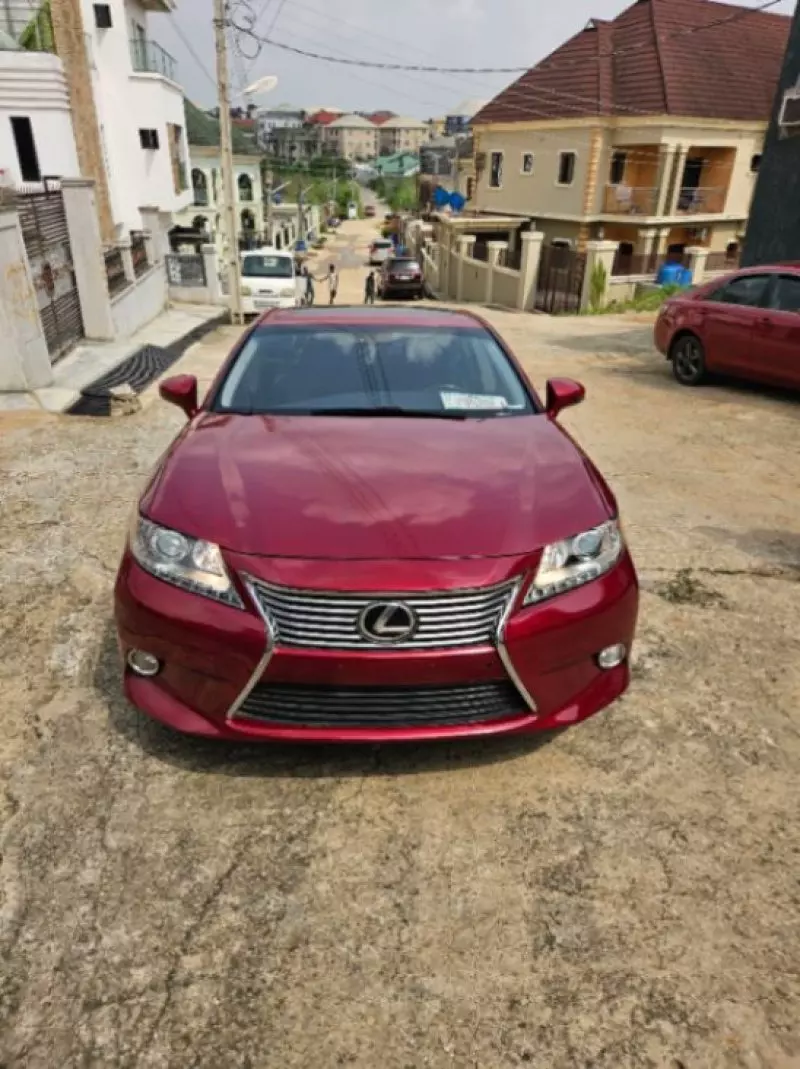 Lexus ES   - 2014