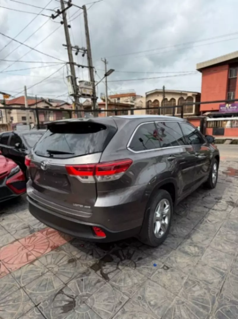 TOYOTA Highlander   - 2015