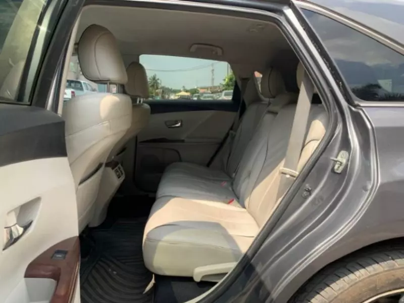 Toyota Venza   - 2012