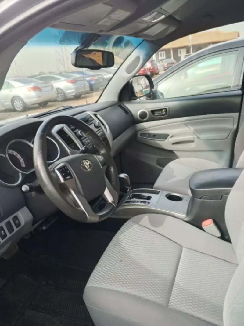 Toyota Tacoma   - 2012