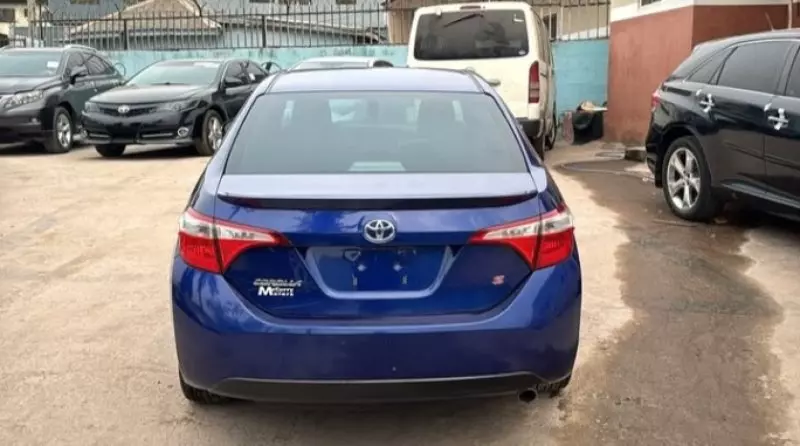 Toyota Corolla   - 2014