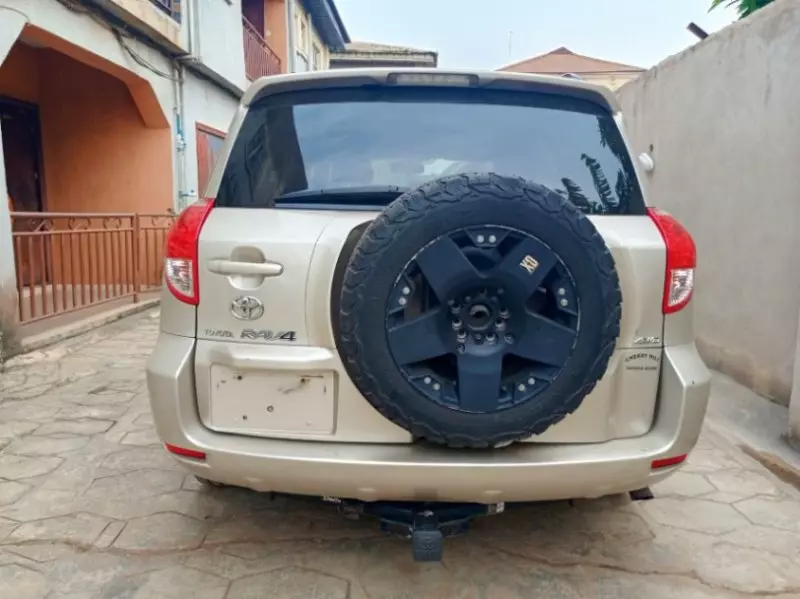 Toyota RAV4   - 2006