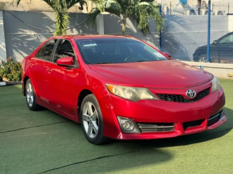 TOYOTA Camry - 2014