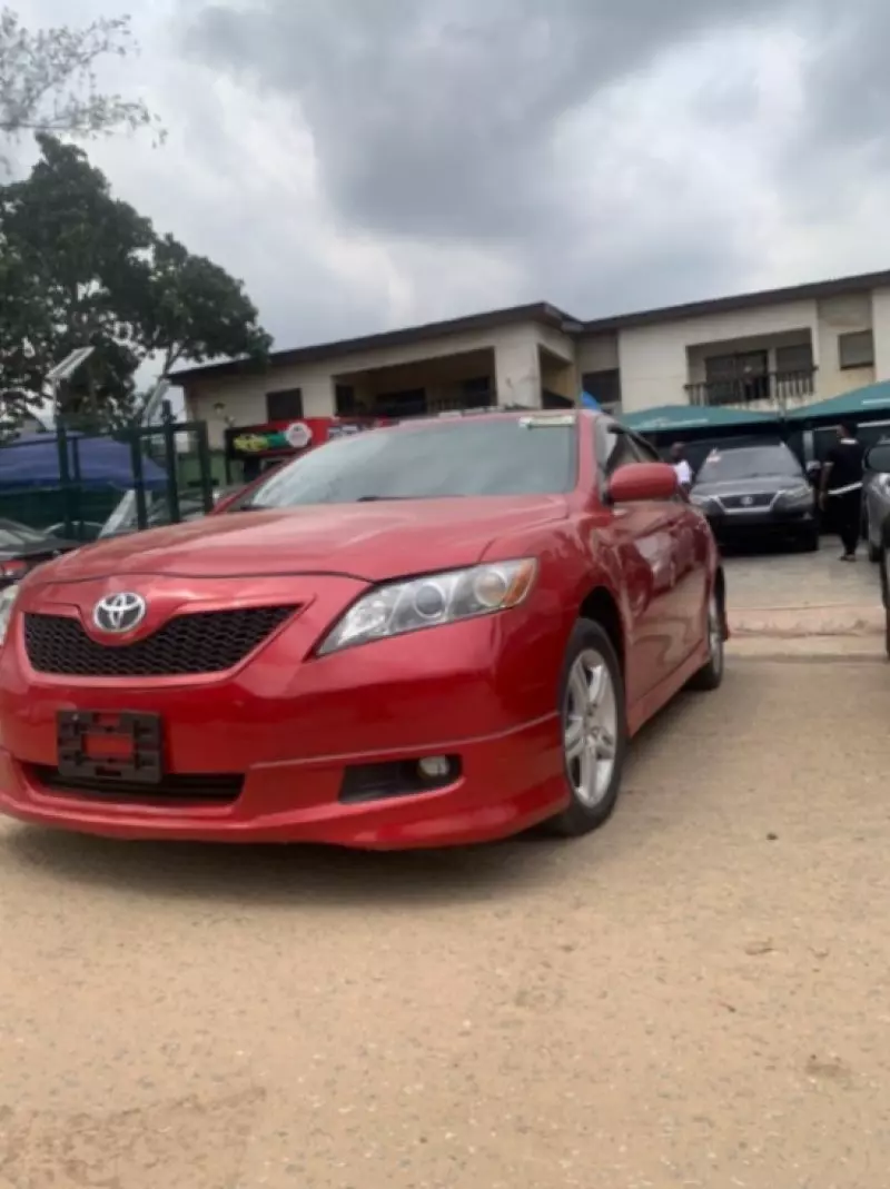 Toyota Camry   - 2008