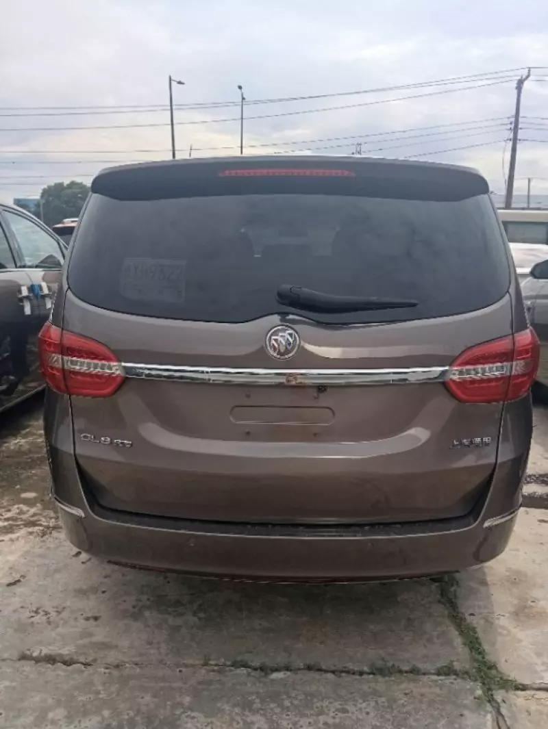 Buick Regal   - 2018