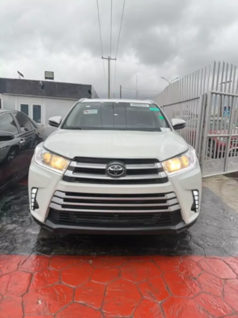 TOYOTA Highlander   - 2016