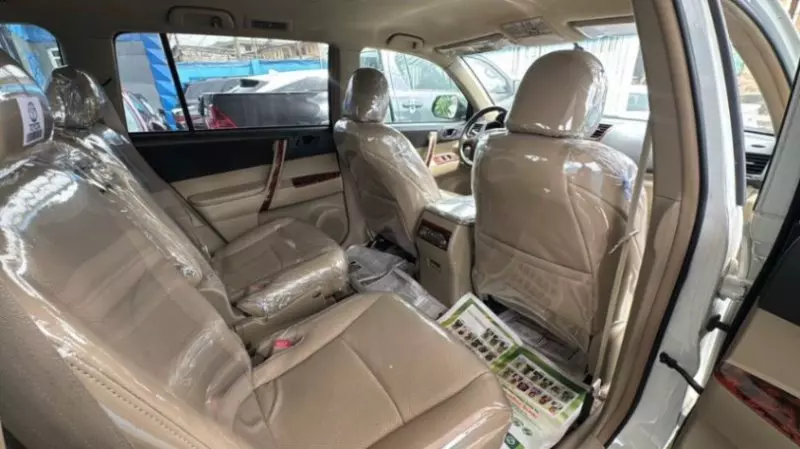 Toyota Highlander   - 2010