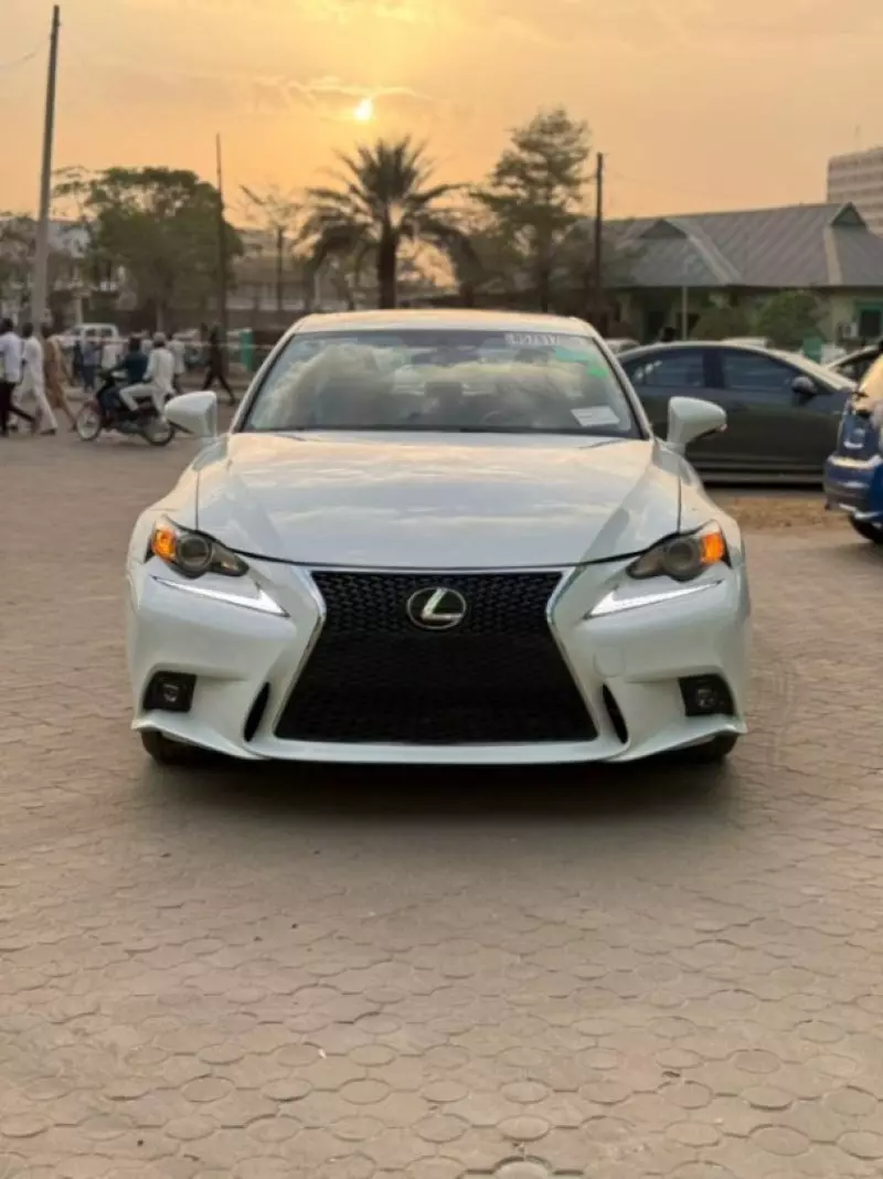 Lexus IS 250   - 2015
