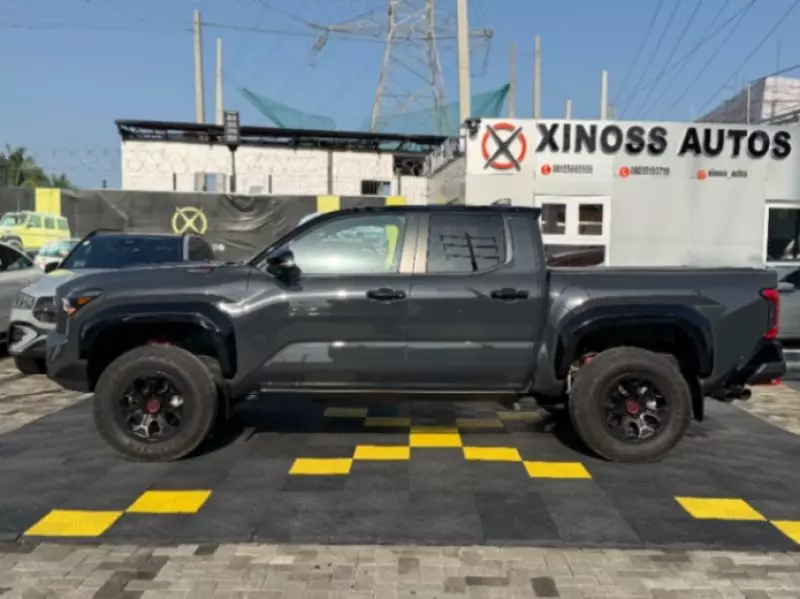 Toyota Tacoma - 2024