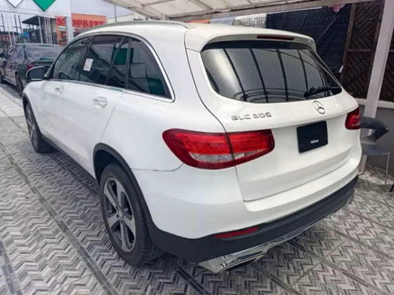 Mercedes-Benz GLC 300   - 2016