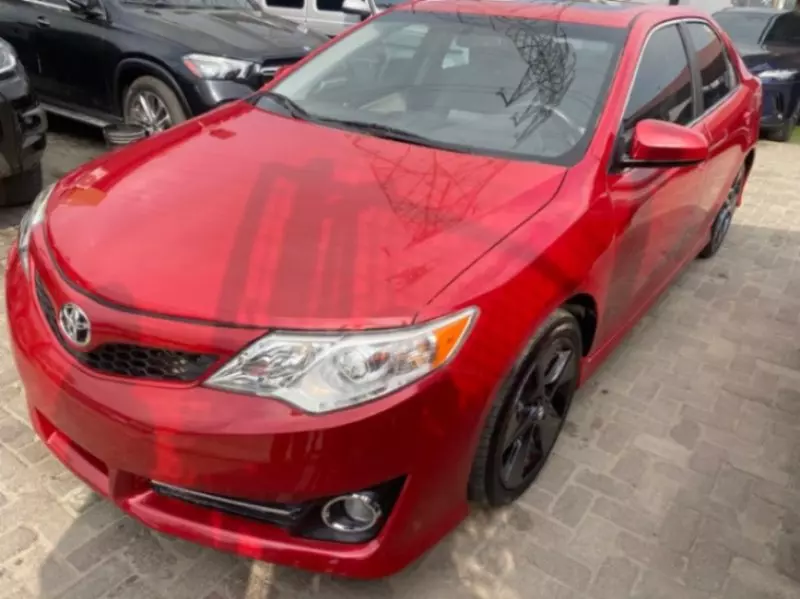 Toyota Camry - 2012