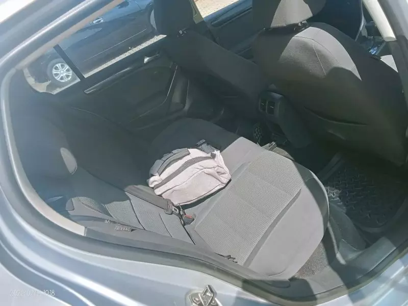 Volkswagen Golf   - 2011