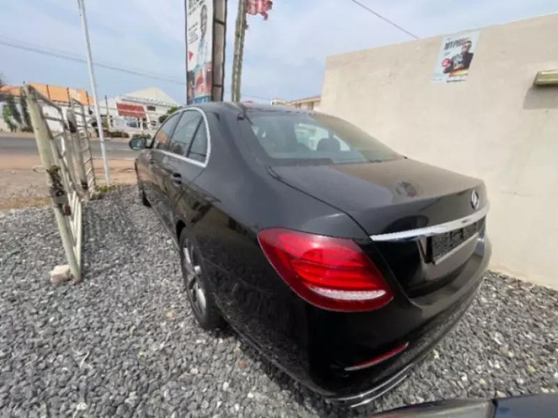 Mercedes-Benz E 200   - 2017