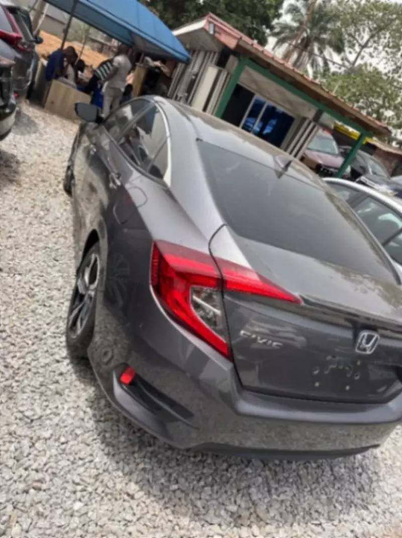 Honda Civic   - 2017