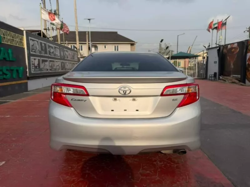 Toyota Camry   - 2013