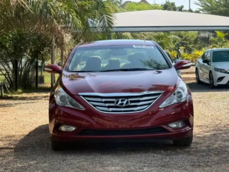Hyundai Sonata   - 2013